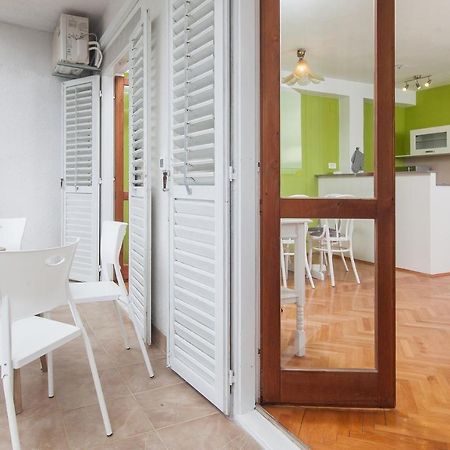 Vega Apartments Podgora Eksteriør billede