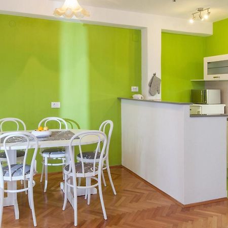 Vega Apartments Podgora Eksteriør billede