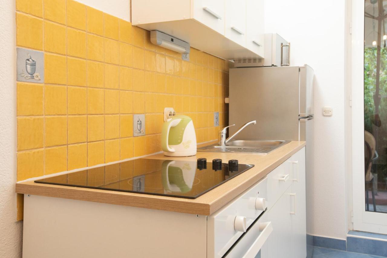 Vega Apartments Podgora Eksteriør billede
