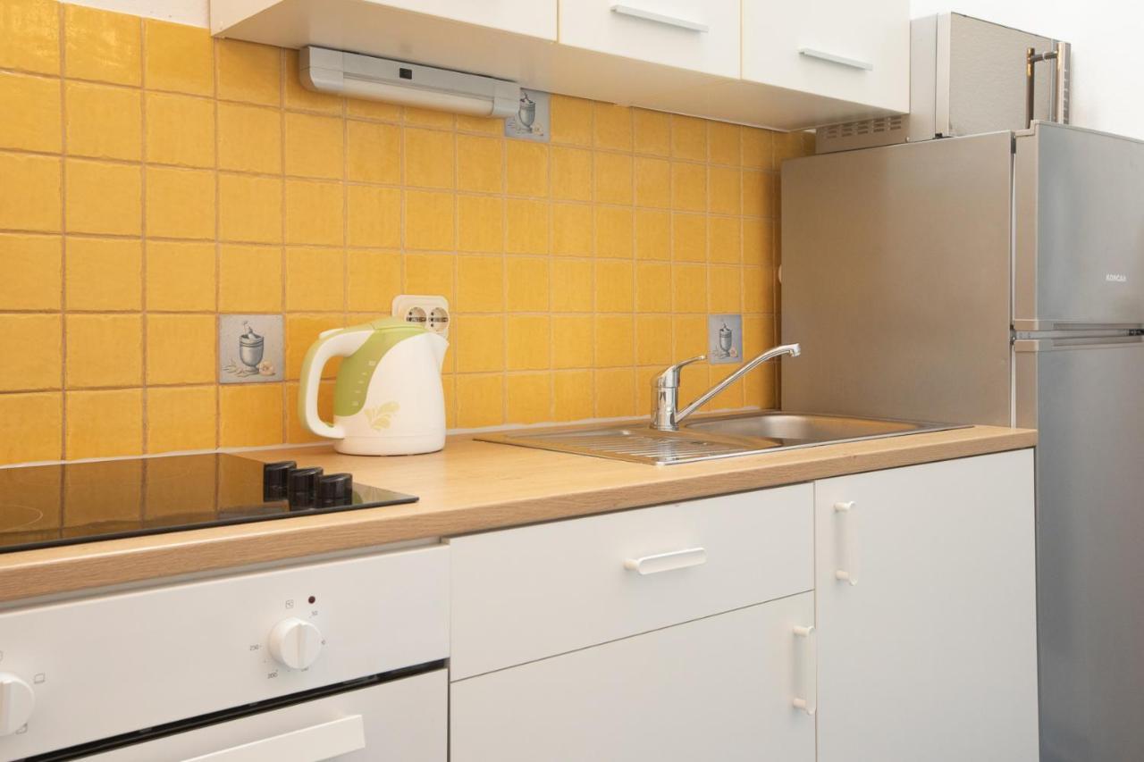 Vega Apartments Podgora Eksteriør billede