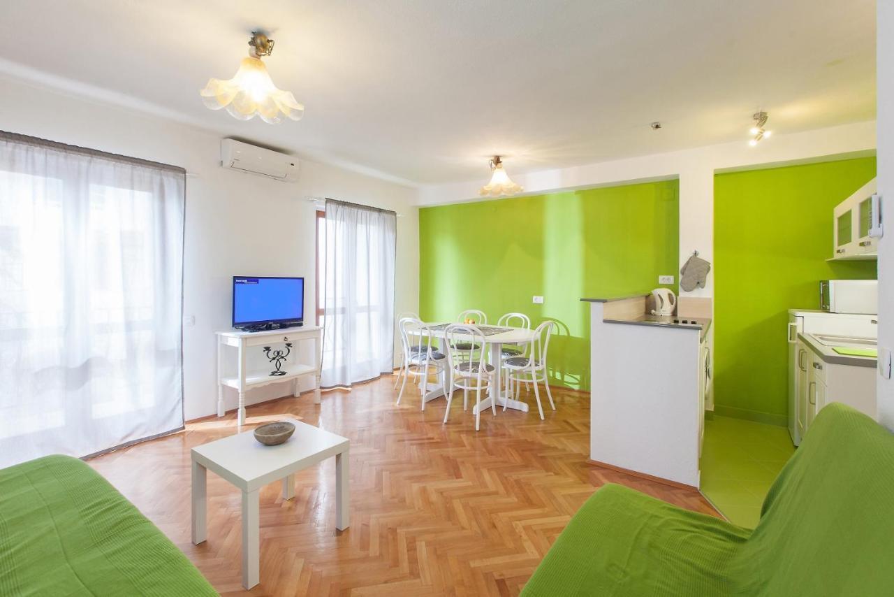 Vega Apartments Podgora Eksteriør billede